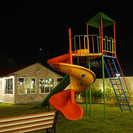 New Mouchak Hotel & Resorts Tajpur Exterior foto